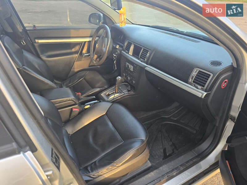 Седан Opel Astra 2007 в Гощі