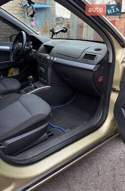 Хэтчбек Opel Astra 2004 в Броварах