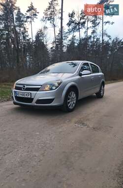 Хэтчбек Opel Astra 2005 в Калиновке
