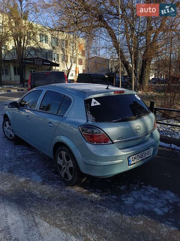 Хетчбек Opel Astra 2009 в Житомирі