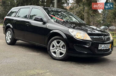 Универсал Opel Astra 2010 в Умани