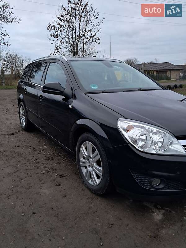 Універсал Opel Astra 2010 в Рівному фото 2 Універсал Opel Astra 2010 в Рівному