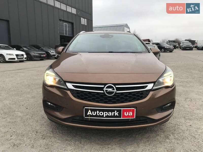 Універсал Opel Astra 2016 в Львові