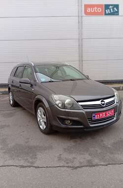 Универсал Opel Astra 2009 в Полтаве