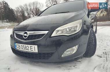 Універсал Opel Astra 2011 в Бобровиці
