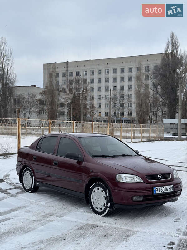Седан Opel Astra 2008 в Кременчуге
