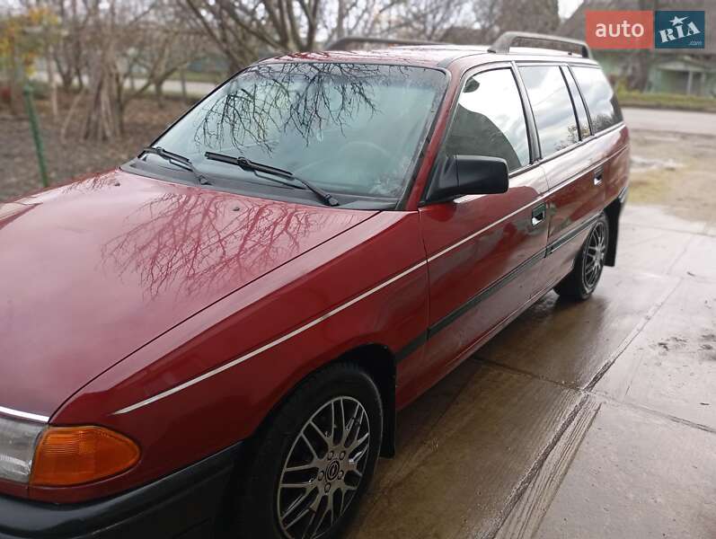 Универсал Opel Astra 1994 в Ровно