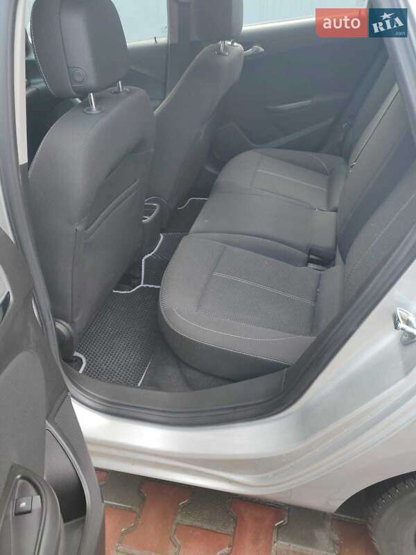 Универсал Opel Astra 2013 в Луцке