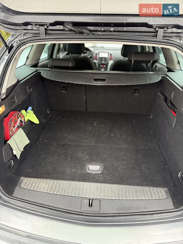 Универсал Opel Astra 2011 в Яворове