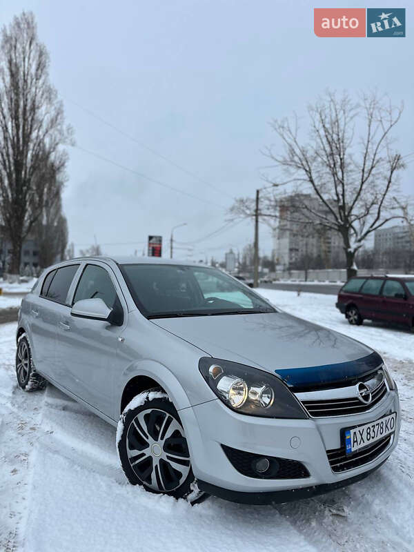 Хетчбек Opel Astra 2012 в Харкові