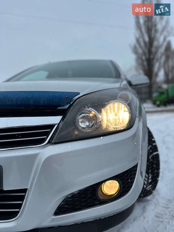 Хетчбек Opel Astra 2012 в Харкові