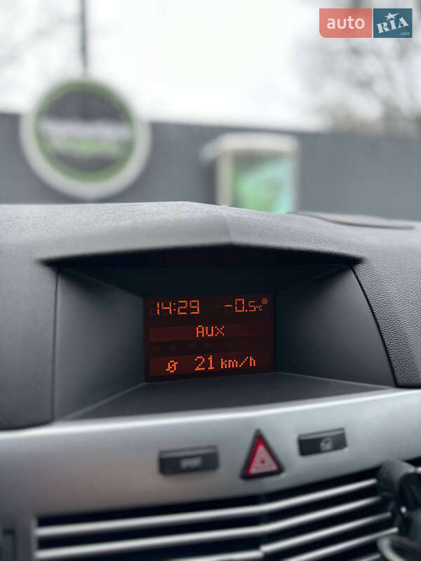 Хетчбек Opel Astra 2012 в Харкові