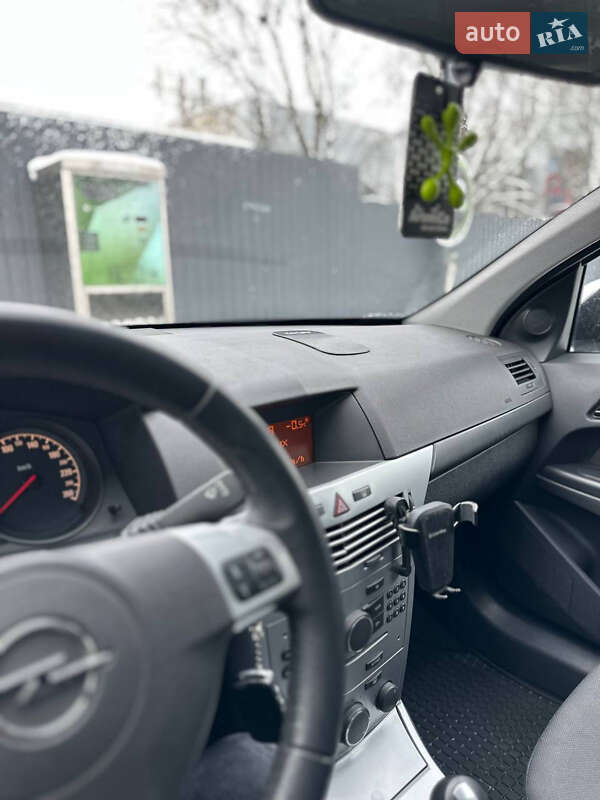 Хетчбек Opel Astra 2012 в Харкові