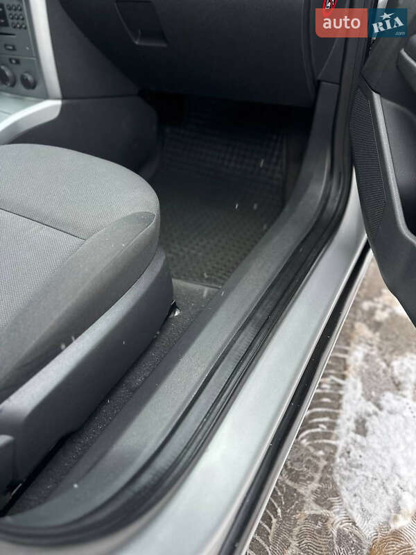 Хетчбек Opel Astra 2012 в Харкові