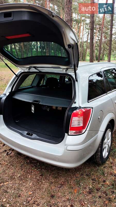 Універсал Opel Astra 2009 в Сумах