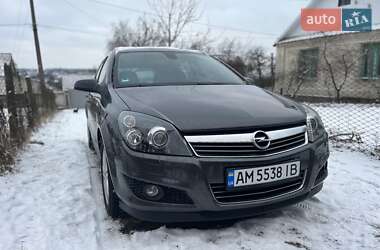 Универсал Opel Astra 2009 в Звягеле