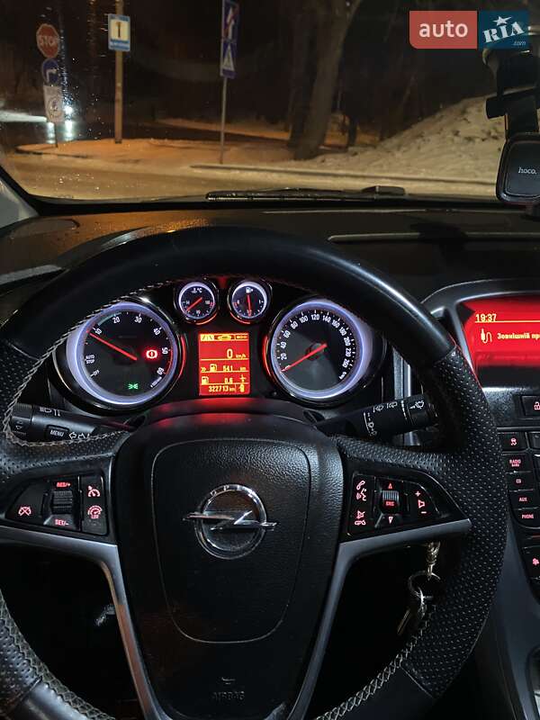 Універсал Opel Astra 2013 в Львові