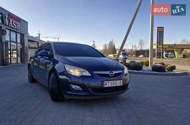 Хэтчбек Opel Astra 2010 в Надворной