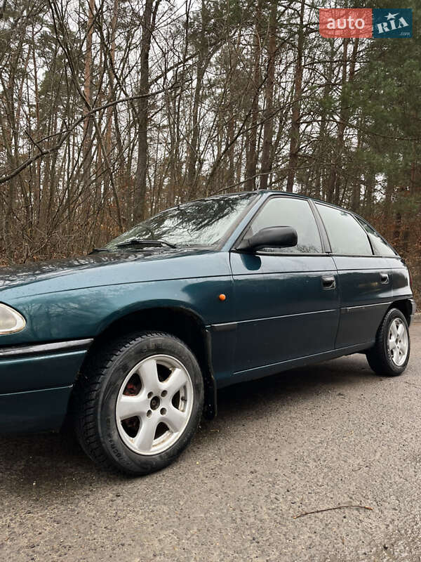 Хэтчбек Opel Astra 1997 в Яворове