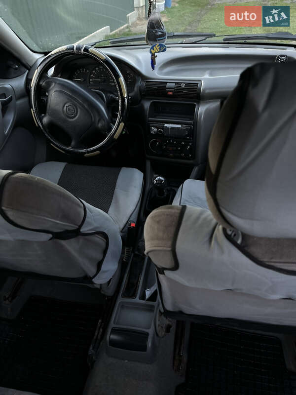 Хэтчбек Opel Astra 1997 в Яворове