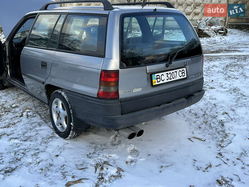 Универсал Opel Astra 1995 в Дрогобыче