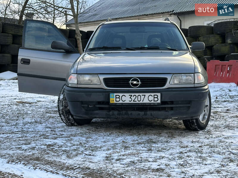 Универсал Opel Astra 1995 в Дрогобыче