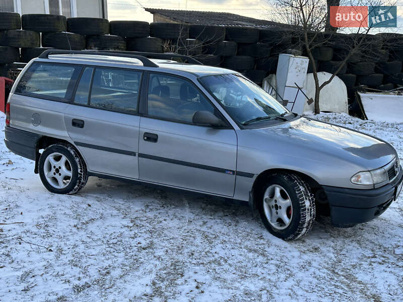 Универсал Opel Astra 1995 в Дрогобыче