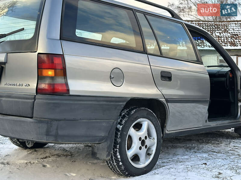 Универсал Opel Astra 1995 в Дрогобыче
