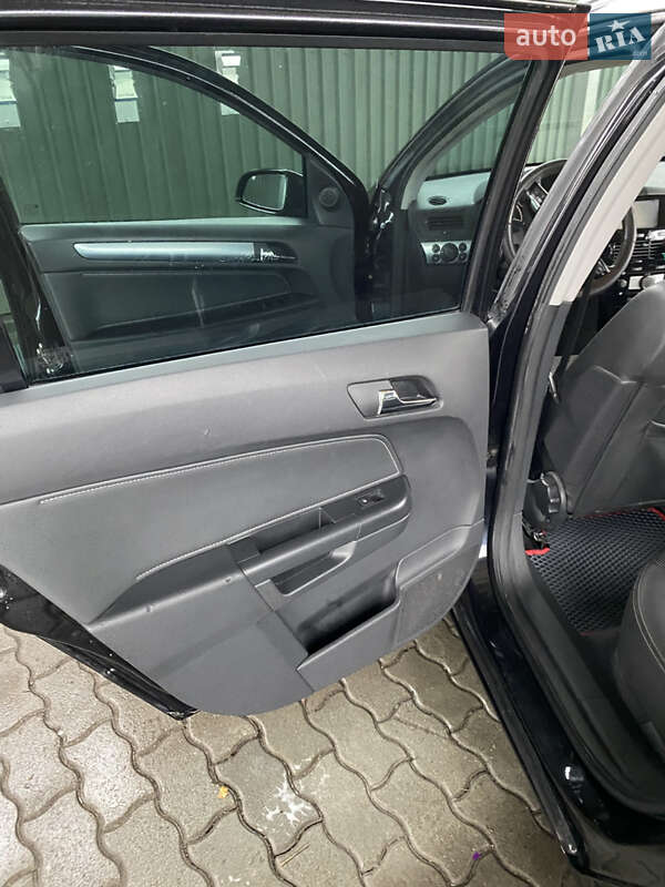 Универсал Opel Astra 2008 в Владимире