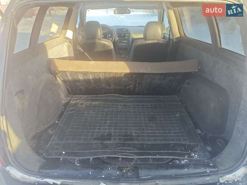 Универсал Opel Astra 2003 в Лугинах