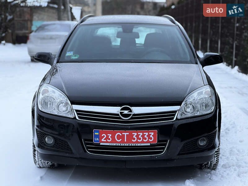 Универсал Opel Astra 2008 в Староконстантинове