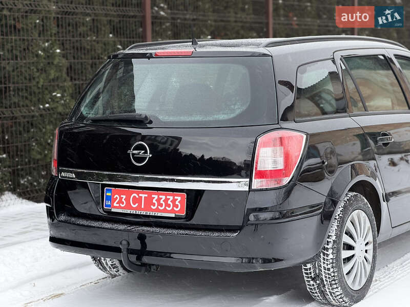 Универсал Opel Astra 2008 в Староконстантинове