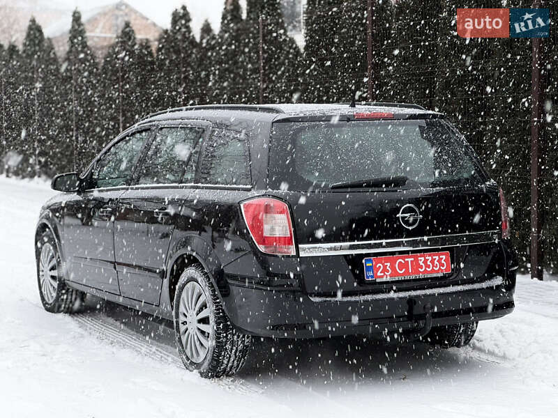 Универсал Opel Astra 2008 в Староконстантинове