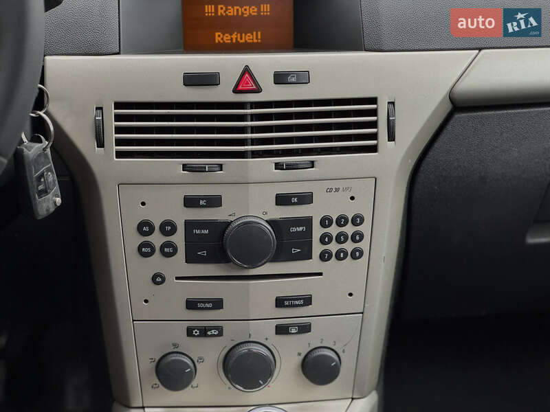 Универсал Opel Astra 2008 в Староконстантинове