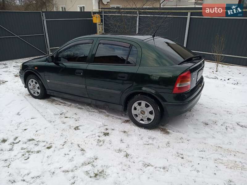 Хэтчбек Opel Astra 1998 в Мостиске