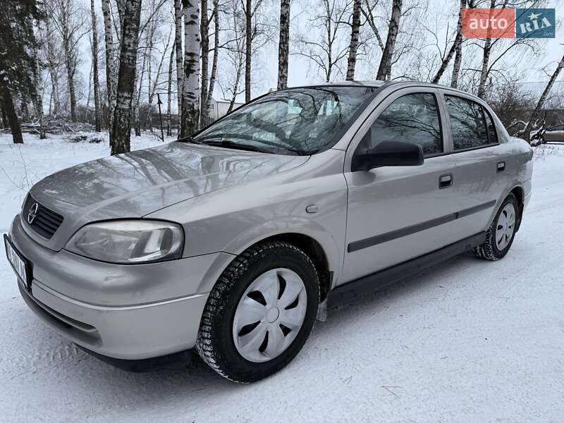 Седан Opel Astra 2007 в Ахтырке