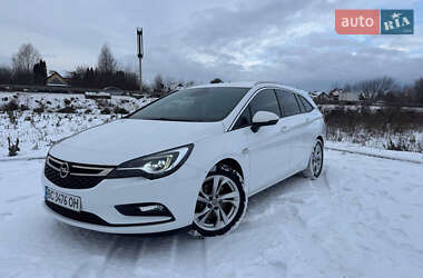 Универсал Opel Astra 2016 в Новояворовске