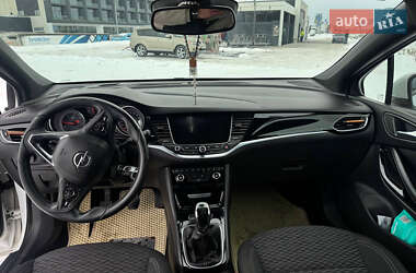 Універсал Opel Astra 2016 в Новояворівську