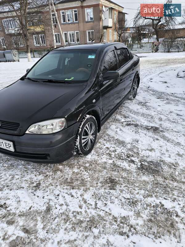 Седан Opel Astra 2007 в Хоросткові
