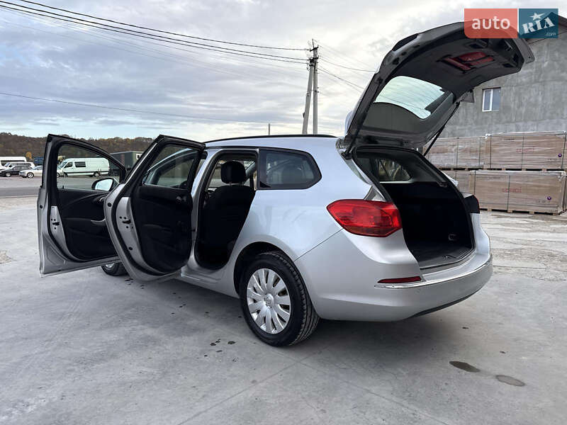 Универсал Opel Astra 2013 в Тернополе