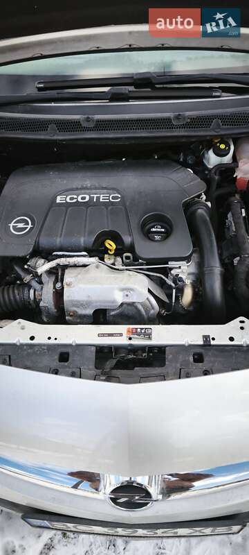 Універсал Opel Astra 2014 в Миколаєві