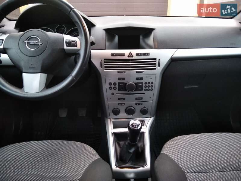 Універсал Opel Astra 2010 в Ковелі