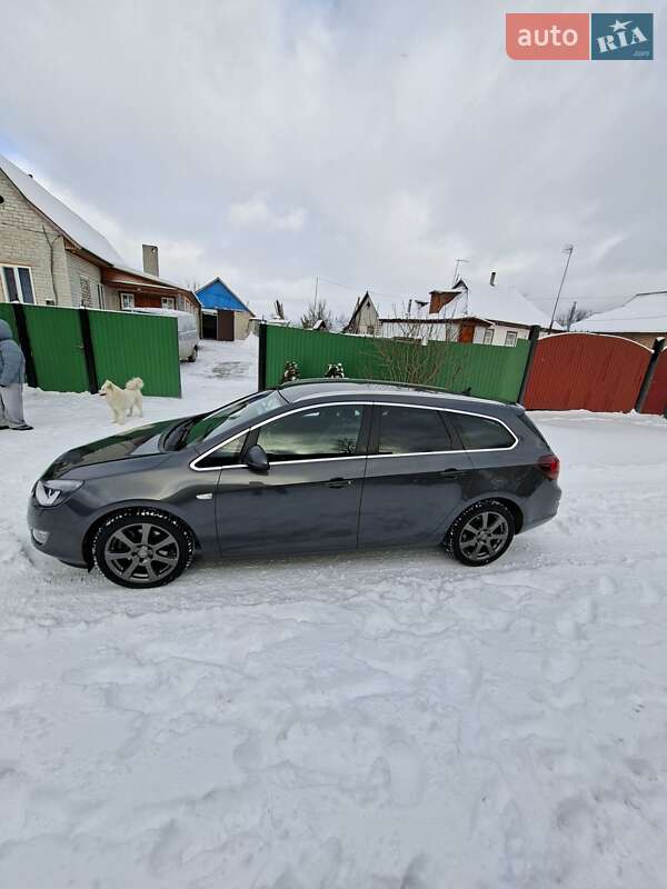 Універсал Opel Astra 2011 в Смілі