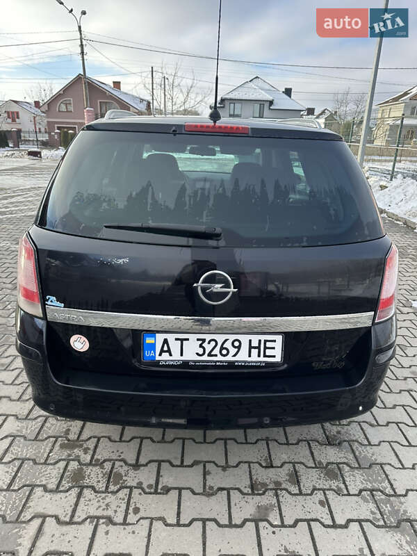 Універсал Opel Astra 2009 в Коломиї