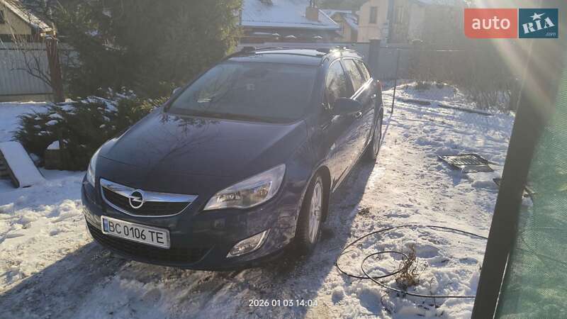 Opel Astra 2011
