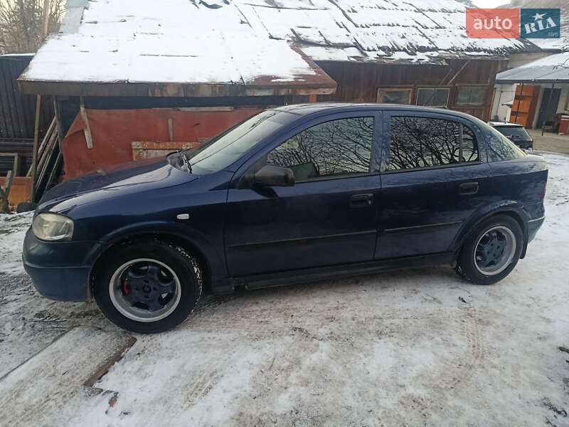 Хетчбек Opel Astra 2001 в Долині