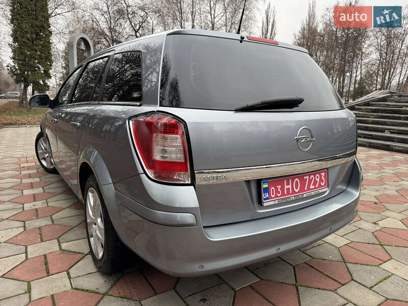 Універсал Opel Astra 2010 в Ніжині