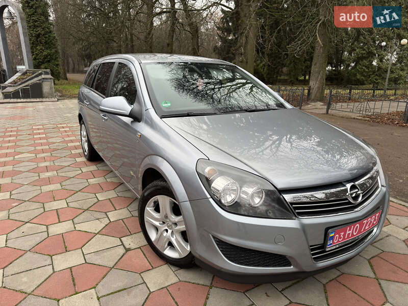 Універсал Opel Astra 2010 в Ніжині