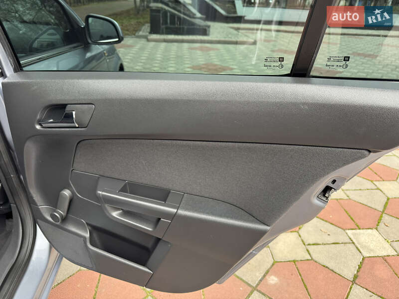 Універсал Opel Astra 2010 в Ніжині