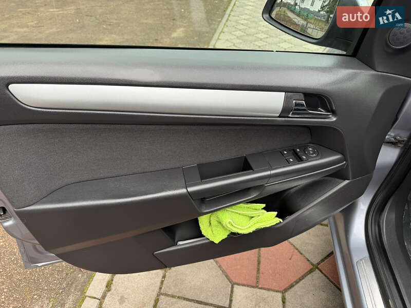 Універсал Opel Astra 2010 в Ніжині